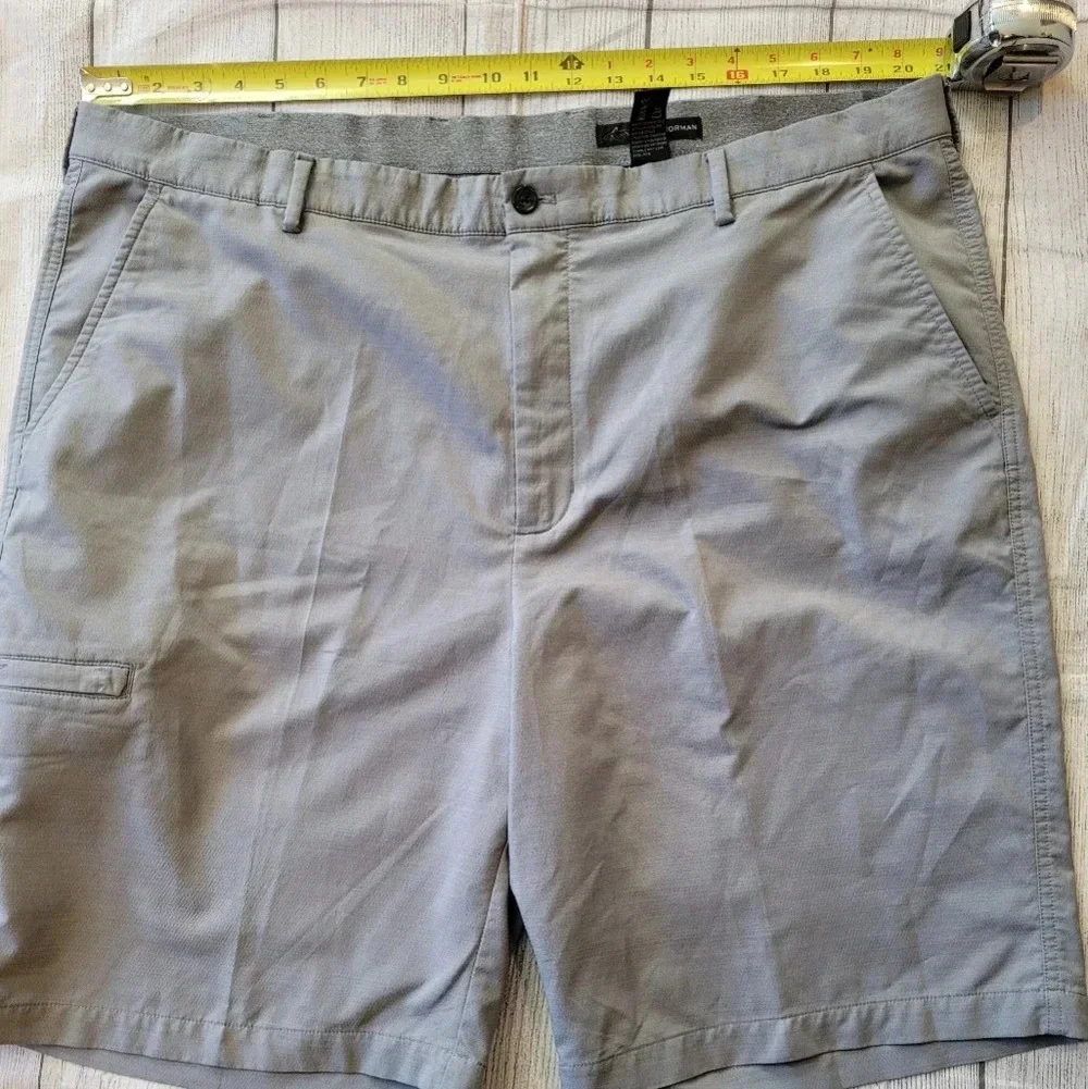 Greg Norman Men's •Size 42• Golf Shorts Gray Lightweight Comfortable